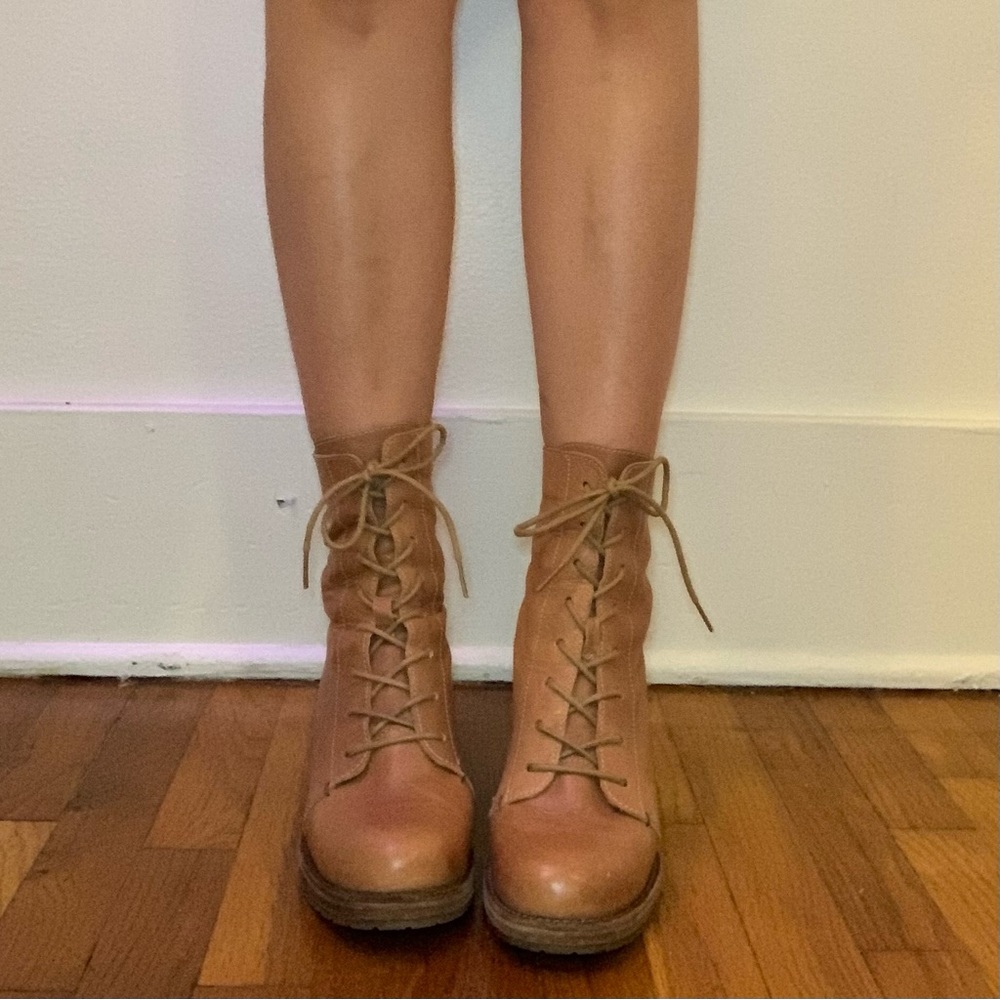 FRYE Karen Combat Boot Light Rose Sz. 7